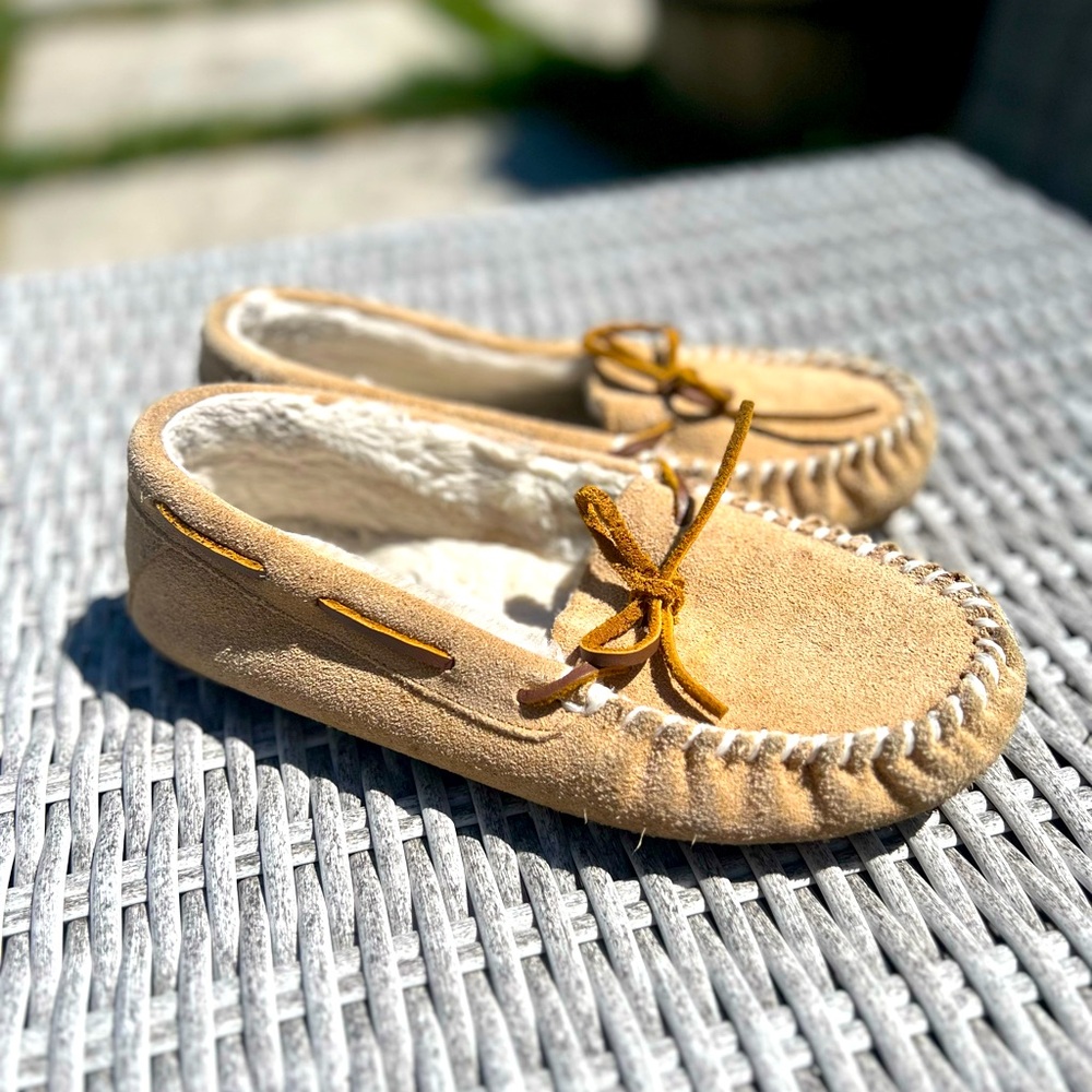 Minnetonka Petra Trapper Faux Fur Slippers 8M